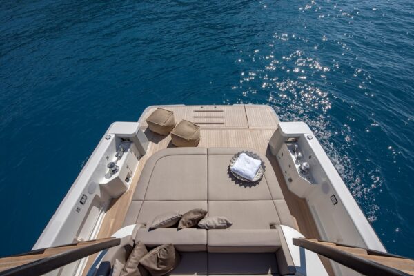 Alquiler de barco sin licencia EGO 500CS Yamaha 15cv - Imagen 4